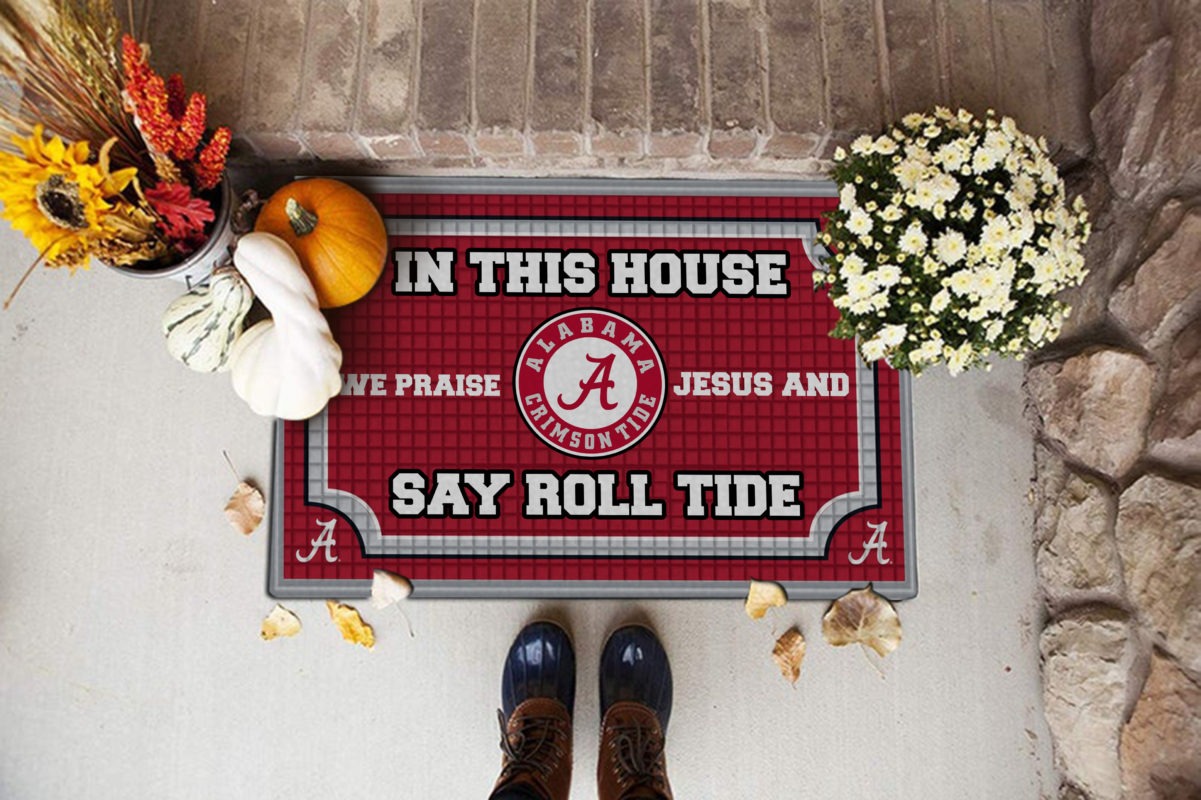 In this house we praise Jesus and say Roll Tide doormats